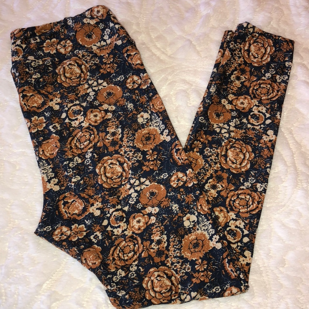 T&C LIGHTLY WORN LulaRoe Leggings